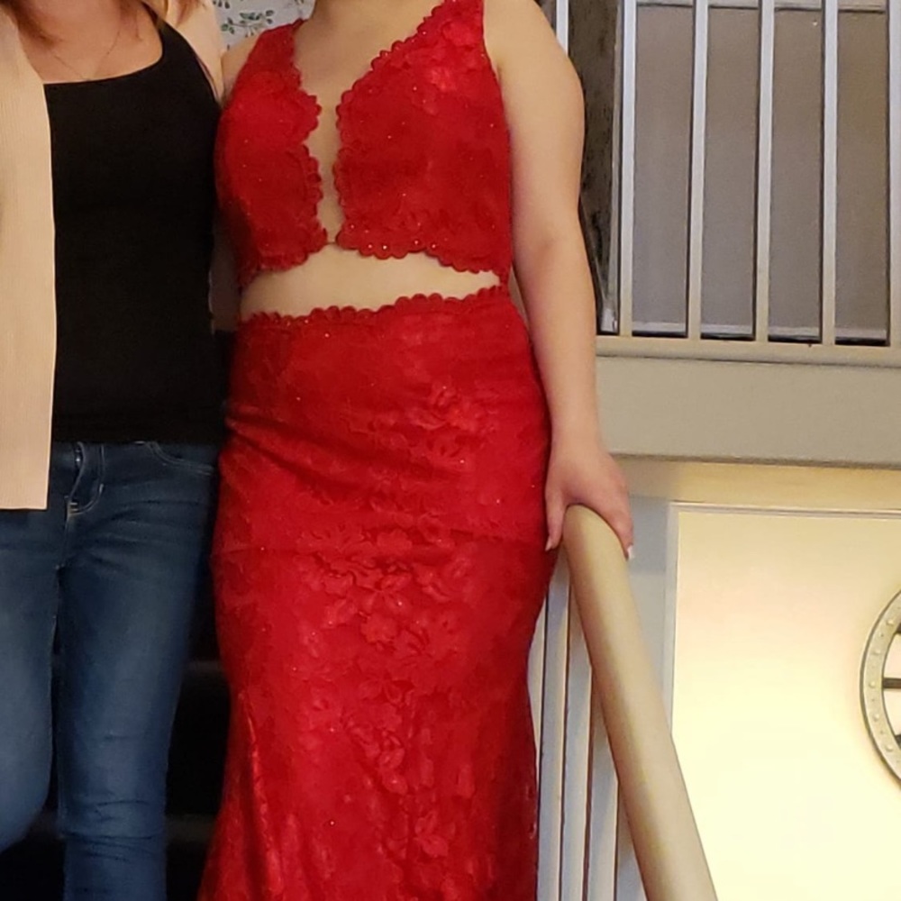 Prom dress - Picture 2 of 8
